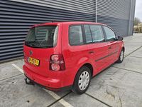 Occasion VW Touran Trendline 140 PK (102 kW) 2010 Rood MPV