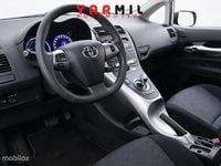 Occasion Toyota Auris 99 PK (72 kW) 2011 Grijs Hatchback