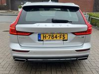 tweedehands Volvo V60 2.0 T6 340 pk Twin Engine AWD Inscription Navigatie Sportstoelen Stoelverwarming Elek. Bestuurderstoel Leder Trekhaak Dab Carplay NL Auto