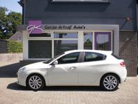 tweedehands Alfa Romeo Giulietta 1.4 T Distinctive Lusso Automaat NL Auto