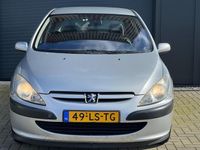 tweedehands Peugeot 307 2.0-16V XT * Automaat * Airco * Parkeersensoren * Trekhaak *