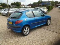 tweedehands Peugeot 206 206 1.4 XR Challenge Zeer mooie peu1.4 en zeer lux,s 15x staan