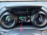 Occasion Toyota Yaris Hybrid Executive 116 PK (85 kW) 2021 Wit (parellak) Hatchback