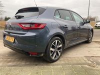 tweedehands Renault Mégane IV 1.2 TCe Série Signature Exclusiv / Automaat / Bose / Keyless / Climate / Parkeersens. 360° / Achteruitrijcamera / Cruise / Lane assist / Head-up Display / Bose / Massage /