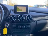 tweedehands Mercedes B180 Ambition MPV NAVI PDC NAP AIRCO GOED ONDERHOUDEN