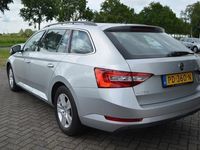 tweedehands Skoda Superb Combi 1.4 TSI Ambition Trekhaak wegklapbaar | Navi | PDC | Bluetooth | Dakrails | 6-bak