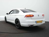 tweedehands VW Passat 1.8 TSI Highline Navi / Clima / Adaptieve Cruise / PDC / 18"