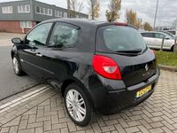 tweedehands Renault Clio 1.6-16V Initiale