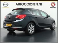 tweedehands Opel Astra 1.4 T 120pk Pdc Lmv Navi Chroom pakket Mistl. Blitz Cruise Automatisch Licht en Ruitenwissers 6 bak Blue-tooth Led Priv.Glass Blitz Pakket B-label EURO 6 Origin.NLse Auto