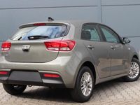 tweedehands Kia Rio PE DynamicLine Navigation Pack 1.0 T-GDi MHEV DynamicLine | ACTIE PRIJS VAN ¤25.090 naar ¤24.390 | PRIVATE LEASE deze auto vanaf ¤444,- euro per maand | Nieuwe Voorraad | Direct Leverbaar |