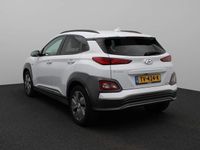 tweedehands Hyundai Kona EV Premium 64 kWh / Leder / Navigatie / Climate C