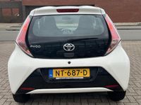 tweedehands Toyota Aygo 1.0 VVT-i 5-Deurs X-play Navigatie Airconditioning Achteruitrijcamera Bluetooth Led Elek. Ramen + Spiegel CV+ Ab NL Auto