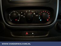tweedehands Renault Trafic 1.6 dCi 126pk L2H1 Euro6 Airco | Navigatie | Trekhaak | Cruisecontrol Parkeersensoren, Bijrijdersbank