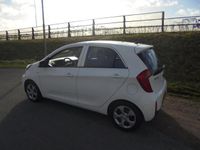 tweedehands Kia Picanto PICANTO1.0 benzine 5 deurs airco navigatie