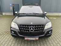 tweedehands Mercedes ML350 M-KLASSECDI Grijs kent. / Navi / Cruise / Schuif/kanteldak / PDC / Trekhaak / Clima / Camera