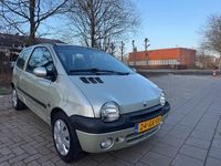 Occasion Renault Twingo Initiale 59 PK (43 kW) 2000 Geel Hatchback
