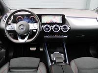 tweedehands Mercedes EQA300 4MATIC AMG [ panoramadak 360 camera adap. cruise keyless elek. trekhaak ]