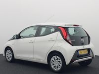 tweedehands Toyota Aygo 1.0 VVT-i x-play CAMERA / NAVI / BLUETOOTH / AIRCO