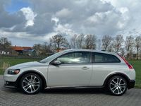 tweedehands Volvo C30 D5 AUT LEDER, COSM WHITE, BRUIN SPOILERS RTI DYN AUDIO