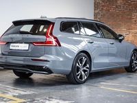 tweedehands Volvo V60 B4 Automaat Plus Dark | Parkeerverwarming | 360° parkeercamera | Stoelverwarming | Parkeersensoren voor + achter | Harman Kardon premium audio | Wegklapbare trekhaak | Lederen bekleding | Elektrisch glazen panoramadak