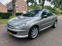 tweedehands Peugeot 206 CC 1.6-16V Roland Garros CABRIOLET Airco! ZEER MOOI