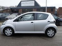 Occasion Toyota Aygo Comfort 68 PK (50 kW) 2010 Grijs Hatchback
