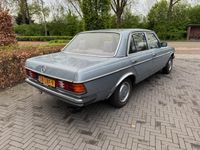 Occasion Mercedes E230 136 PK (100 kW) 1982 Blauw Sedan