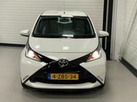 tweedehands Toyota Aygo 1.0 VVT-i X-Play LED/Camera/MultiMedia/ Bluetooth/