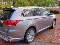 Occasion Mitsubishi Outlander P-HEV Intense 224 PK (164 kW) 2019 Zilver SUV