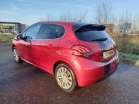 Occasion Peugeot 208 Allure 111 PK (81 kW) 2019 Rood Hatchback