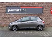 Occasion Toyota Yaris Executive 74 PK (54 kW) 2017 Grijs Hatchback