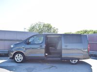 Nieuw Opel Vivaro-e Combi Comfort 100 kW (136 PK) 2025 Moonstone grey Van