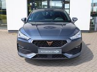 tweedehands Cupra Leon Sportstourer 1.4 e-Hybrid 245 Cruise control pdc 19" LMV navigatie keyless entry en go schaal stoelen half leder spiegels inklapbaar dimmende binnenspiegel regensensor privacy glas LED koplampen lende steunen DAB+ 3 zone climatronic zwarte sier