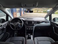 Occasion VW Golf Sportsvan Highline 110 PK (80 kW) 2018 Rood MPV