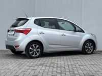 tweedehands Hyundai ix20 1.6i 125PK Automaat Premium / Dealeronderhouden / Navigatie / Achteruitrijcamera / Climate control / Stoelverwarming