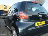 tweedehands Toyota Aygo 1.0-12V Aspiration Green Navigator met airco