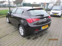 tweedehands Alfa Romeo Giulietta GIULIETTA1.4 T Distinctive Lusso-5DRS-AUTOMAAT-NAVIGATIE