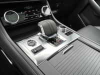 Occasion Jaguar F-Pace R-Dynamic 405 PK (297 kW) 2022 Santorini black (donker zwart metallic)zwart SUV