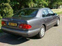 tweedehands Mercedes E200 Elegance Automaat Youngtimer