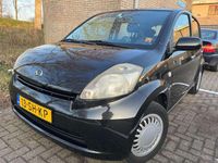 Occasion Daihatsu Sirion 87 PK (63 kW) 2006 Zwart Hatchback