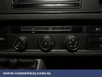 tweedehands VW Crafter 2.0 TDI 140pk L3H3 L2H2 Euro6 Airco | Camera | Apple Carplay | Cruisecontrol Android Auto, Chauffeursstoel, Parkeersensoren, Bijrijdersbank