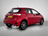Occasion Toyota Yaris Connect Style 72 PK (52 kW) 2020 Rood (metallic) Hatchback