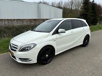 tweedehands Mercedes B180 Ambition / NAVI / LEER / AIRCO / CRUISE / STOELVER