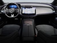 Occasion Mercedes E300 AMG line 204 PK (150 kW) 2024 Groen Stationwagen