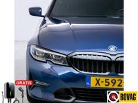 tweedehands BMW 330e 3-SERIE TouringHybride 293 PK Leer , Shadow-line , Led verlichting , ACC , Stuur- en stoelverwarming