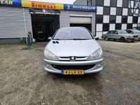 tweedehands Peugeot 206 1.4 Quiksilver Goed rijdende en nette sportieve auto,Airco,Electr pakket,Apk 18-07-2024. Nieuwe apk bij aflevering.