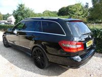 tweedehands Mercedes E500 E-KLASSE Estate 350 CDI Edition Sport AMG ,Uitgevoerd , Full Option, Clima / Camera / Elec Trekhaak / 20 Inch.