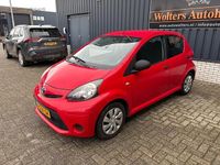 Occasion Toyota Aygo 68 PK (50 kW) 2013 Rood Hatchback
