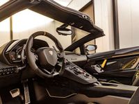 tweedehands Lamborghini Aventador SVJ Roadster 6.5 V12 - Giallo Orion