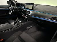 tweedehands BMW 530 5-serie Touring e M-Sport | Laser Led | Trekhaak af Fabriek | Camera | Adaptive Cruise | Head-up Display | Carplay |